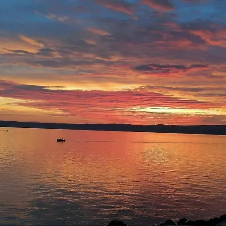 Апартаменты Wunderschoene In Mit Grill Und Garten Und Meerblick Нови-Винодолски