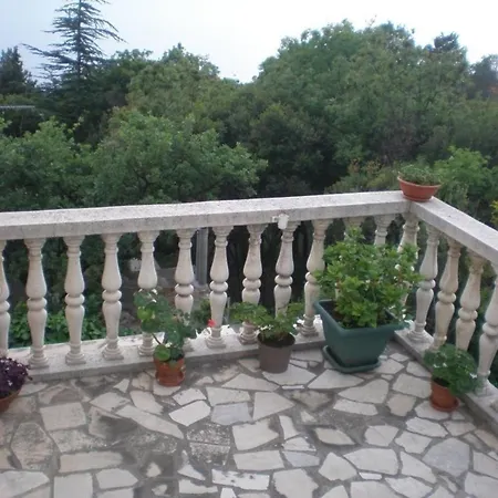 Wunderschoene In Mit Grill Und Garten Und Meerblick